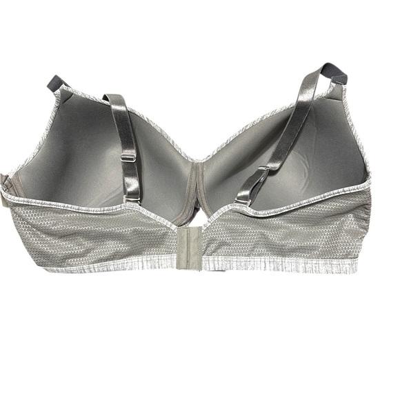 Hanes Women's Gray ComfortFlex Fit Wirefree Bra - Picture 2 of 5